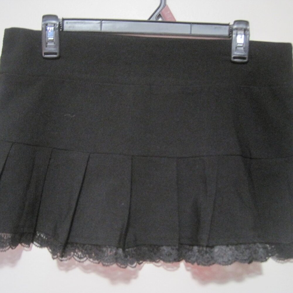 V And X Women's Medium High Waisted Pleated Front Lace Pull On Black Mini Skirt